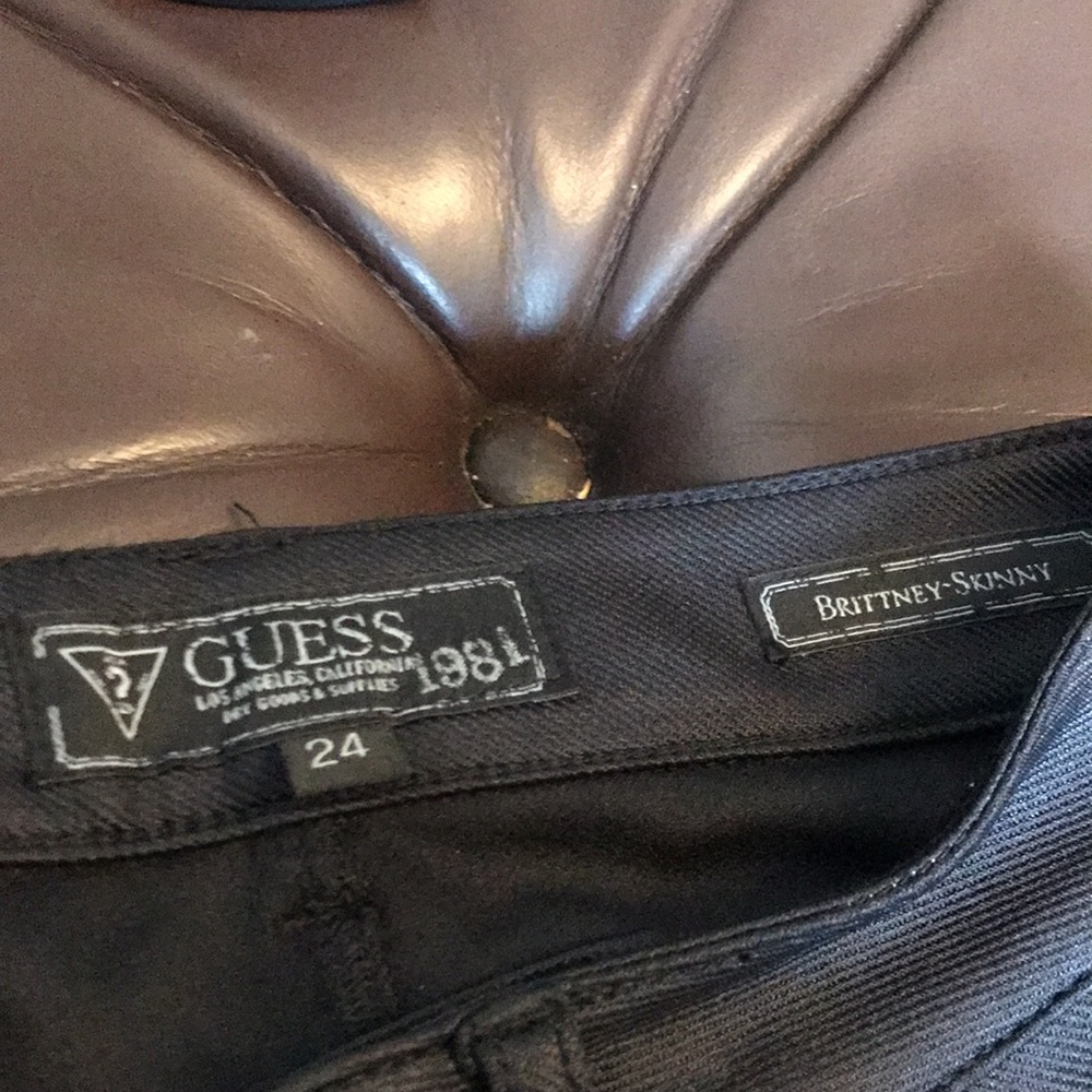 Guess Stretch Pant - Picture 6 of 6